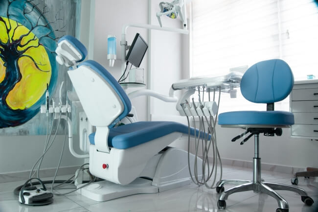 nowoczesne wyposażenie gabinetu stomatologicznego 