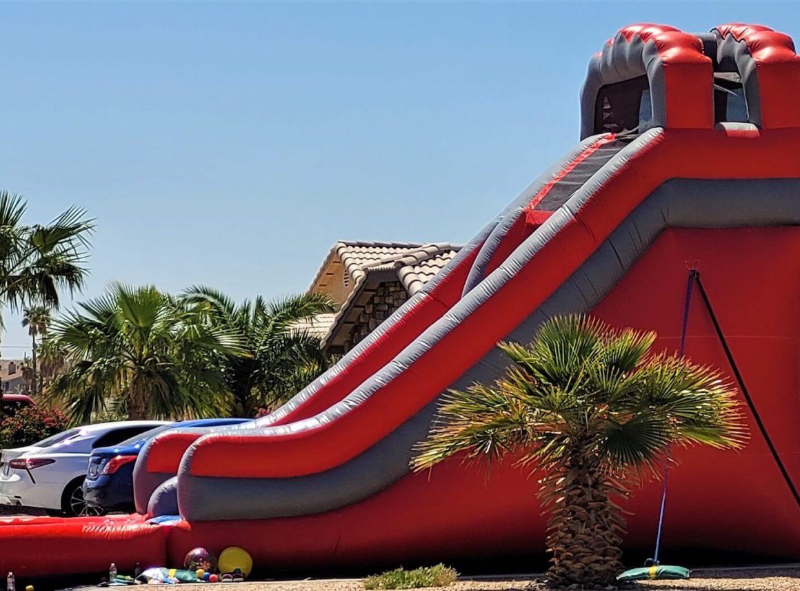 Ile kosztuje dmuchaniec? Ceny takich atrakcji